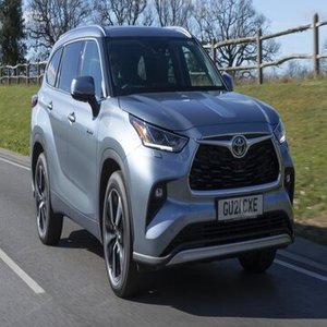 Voitures d'occasion 2019-2026 Highlander SUV 5/7 places Conduite à gauche Automatique Traction avant/intégrale 2.0T Faible kilométrage Sans accident Prix de gros pour l'exportation - Product Image 2