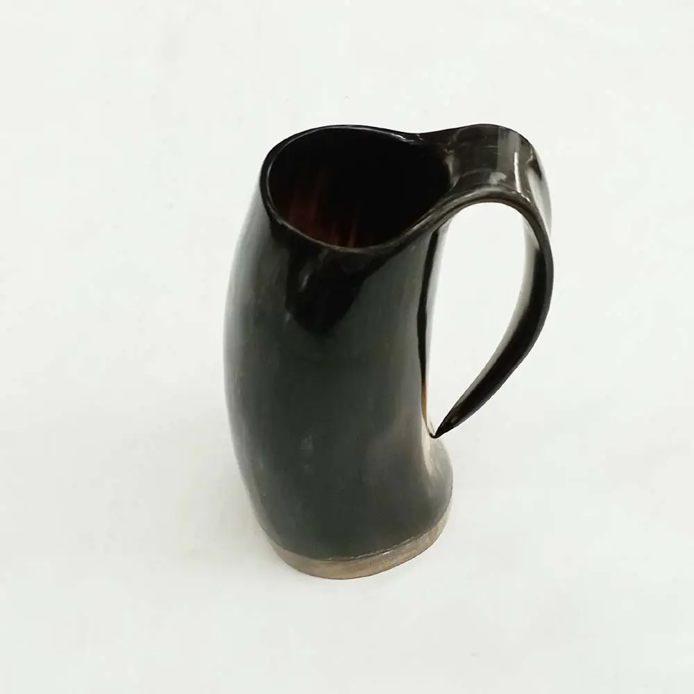 Siyah doğal renk Buffalo boynuz dekoratif bira kupası Viking İçme Horn Tankard kupa/bardak oyma ahşap taban ile