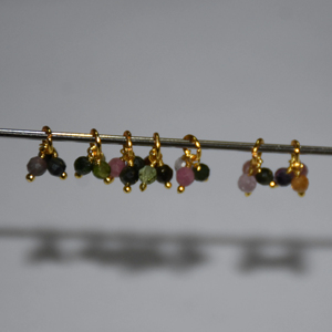 Perles enveloppées d'un seul fil de Tourmaline naturelle. Gemstone Dangle1 + 3 perles de fil unique Pièces de chapelet pour la fabrication de bijoux - Product Image 4
