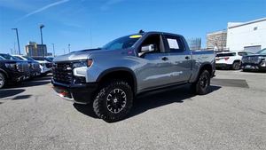 La mejor oferta del mercado 2023 Chevrolet Silverado 1500 ZR2 Crew Cab 4WD - Product Image 2