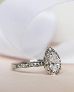 8x6mm corte de pera blanco CZ Halo anillo de compromiso con Pave Band plata nupcial boda aniversario propuesta mujer joyería - Product Image 2