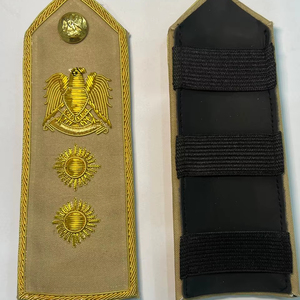 Insignia de hombro bordada con charreteras de metal con lentejuelas con accesorio magnético - Product Image 1