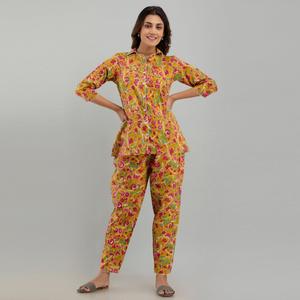 Traje de noche con estampado floral y Leopardo de algodón mostaza para mujer con cintura elástica y cierre de botón transpirable ODM Supply (SHKY1002) - Product Image 5