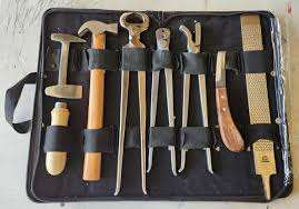 OFERTA IMPERDIBLE Kit de Herramientas de Herrador GORAYA para Caballos, Cuidado Equino, Cuchilla y Tenazas para Pezuñas, Acero Inoxidable Manual, Aprobado por CE ISO - Product Image 3