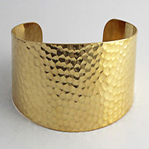 1940s Washington vert Floral nouvel an marron laiton martelé métal manchette bracelet Vampire bijoux américain manchette bijoux de noël - Product Image 6