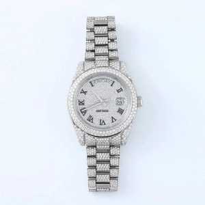 Montre en diamant Moissanite cloutée à cadran romain intemporel Chef-d 'œuvre de luxe classique et à la mode entièrement glacé - Product Image 1