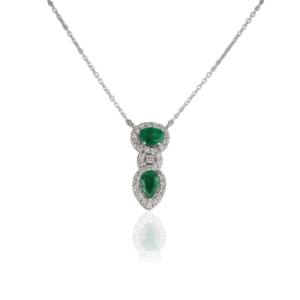 Collier pendentif en platine plaqué rhodium avec émeraude et diamant, accent perle, pour fiançailles - Product Image 1
