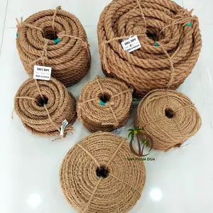 庭の装飾ココナッツロープ用のさまざまなサイズのココナッツコイアロープで長いココナッツファイバーロープ