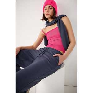 Blusa Casual de Tirantes Finos con Logotipo Frontal 100% Algodón - Product Image 3