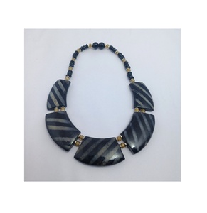 Collier en corne de buffle fait main pour femme Longue chaîne à la mode d'Inde pour les chrétiens - Product Image 1