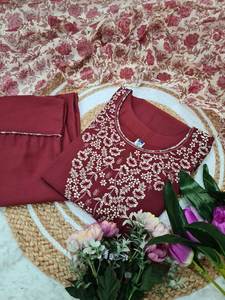 Fabriqué sur commande/taille personnalisée et confort pur coton couleur vive avant côté broderie vêtements de fête Kurti et bas avec ensemble Dupatta - Product Image 6