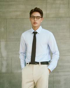 เสื้อเชิ้ตผู้ชายลำลอง ผ้าถักเนื้อนุ่ม ระบายอากาศดี ปกคอพับ แขนยาว ผ้ายืดโพลีเอสเตอร์ผสมสแปนเด็กซ์ ติดกระดุมเม็ดเดียว สไตล์เรียบง่าย ผลิตในเวียดนาม สำหรับฤดูใบไม้ร่วง - Product Image 1