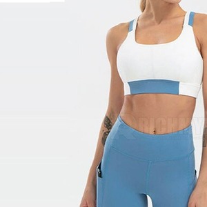 New Arrival Custom Women Yoga Set Breathable Seamless <b>Crop</b> Top Gym <b>Leggings</b> Seamless Yoga Set Customized Fitness Wear Women Sets - Product Image 3