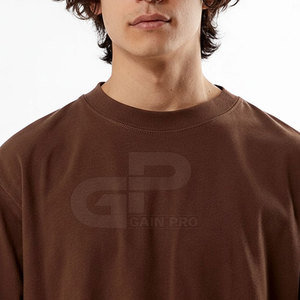 Camiseta Corta para Hombre, Corte Cuadrado, Estilo Estructurado y Atractivo de Moda Casual Contemporánea - Product Image 6