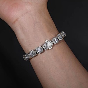 สร้อยข้อมือลิงค์เทนนิสเพชร Moissanite แช่แข็งเต็มรูปแบบสร้อยข้อมือสวยตัดดีเยี่ยมของขวัญวันครบรอบที่ดีที่สุดสําหรับผู้ชายและผู้หญิง - Product Image 4
