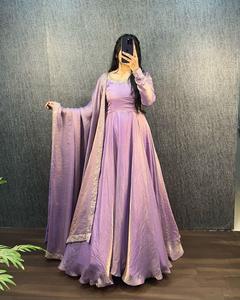 Vestido Anarkali Lila ligero de lujo Vestido exclusivo de Bollywood Georgette con Dupatta y bordado para boda y fiesta Moda - Product Image 4