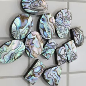 Vente flash Coquille d'ormeau naturelle Cabochon poli Pierre précieuse en vrac pour la guérison Forme mixte pour bijoux 20% de réduction et cadeau du Nouvel An - Product Image 3