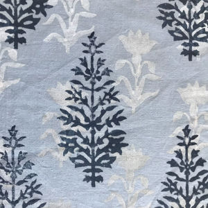 ผ้าฝ้ายพิมพ์ลายด้วยมือ ลายดอกไม้แบบมินิมอล ดีไซน์บูติ |   ผ้าทอพื้นเมืองอินเดียสีฟ้า - Product Image 1