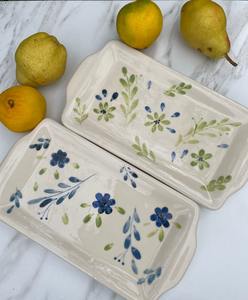 Bandeja de cerámica colorida para servir que agrega un toque de elegancia y estilo a cualquier mesa de comedor - Product Image 2