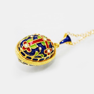 A mano Smalto Felice Giorno di Pasqua Gioielli colorati stile Faberge uovo blu a forma di croce rossa Del Pendente Della Collana - Product Image 5