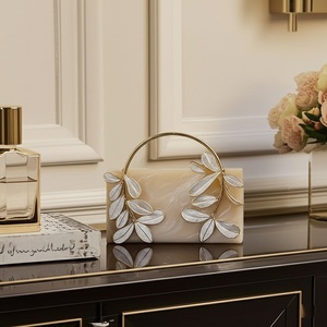 Sac à main personnalisé en résine verte style ange 2025 – Vente en gros tendance ZAM ZAM IMPEX ZZCB 5245 – Motifs floraux moulés pour mariage - Product Image 1