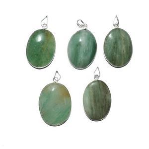 Fournisseur de pendentifs de disque d'aventurine verte de guérison de pierres précieuses | Pendentifs de disque d'aventurine verte en ligne - Product Image 2