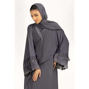 Abaya en viscose georgette de style minimaliste brodée avec un foulard brodé en tissu tissé IPAB-22137 - Product Image 5