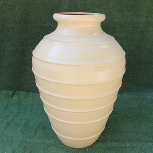 Jardinières en fibre de verre beige de haute qualité Design de luxe Utilisation intérieure/extérieure Finition lisse Conception d'anneau Pots de fleurs en vrac OEM - Product Image 3