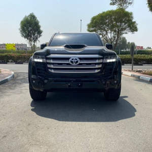 Édition Générale 2023-2024 Sièges en Cuir Toit Panoramique Transmission Automatique Intérieur Sombre Occasion Cylindre Atmosphérique - Product Image 1