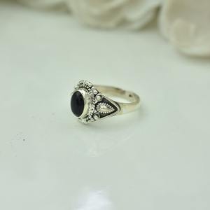 แหวนเงินแท้ 925 ทรงรี ประดับพลอยออนิกซ์สีดำ แหวนแต่งงาน/แหวนสัญญา ทำมือ ดีไซน์เก๋ พร้อมฟังก์ชั่นหมุนได้ - Product Image 2