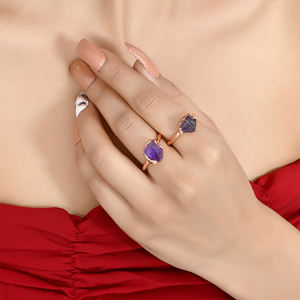 Anillo de piedras preciosas de amatista clásico de moda de alta calidad, joyería de latón chapada en oro con ajuste de bisel, venta al por mayor de moda todos los días - Product Image 1