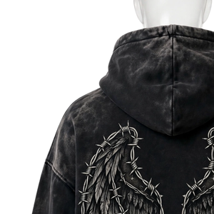Sweat-shirt à capuche vintage noir délavé pour homme avec motif ailes et fil barbelé, coupe oversize, style streetwear, pour tenue décontractée - Product Image 5
