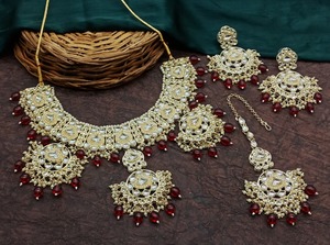 Nuevo Diseño, Juego de Joyería y Collar Mangtika con Aretes Tradicionales Chapados en Oro con Perlas y Piedras Kundan para Mujer - Product Image 5