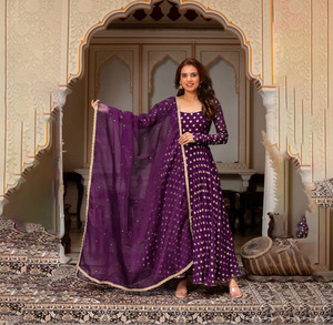 Vestido Anarkali Salwar Kameez Morado con Adornos, Vestido Tradicional de Rayón para Mujer, Largo hasta el Suelo, para Bodas y Ocasiones Especiales - Product Image 1
