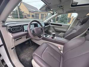 รถยนต์ปี 2023 รุ่น 11 พวงมาลัยซ้าย เกียร์อัตโนมัติ หลังคาโลหะ พร้อมแร็คหลังคา เบาะหนัง แบตเตอรี่ลิเธียม คุณสมบัติระดับพรีเมียม - Product Image 3