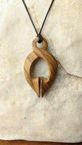 Elegante colgante de madera hecho a medida con collar de resina inspirado en la naturaleza, estilo artístico para Ángel para fiestas de regalo - Product Image 4