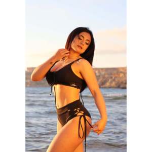 Elegante XS Solange Black Bottom Bikini y ropa de playa para mujer Diseño de fondo único - Product Image 4