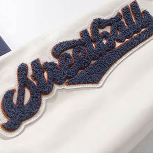 Chaquetas Letterman de Invierno con Bordado Personalizado al por Mayor, Diseño Personalizado y Elegante para Hombre - Product Image 3