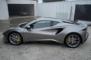 LO MÁS VENDIDO: Lotus Emira V6 First Edition 2024, Transmisión Manual de 6 Velocidades, Motor V6 Supercargado - Product Image 2