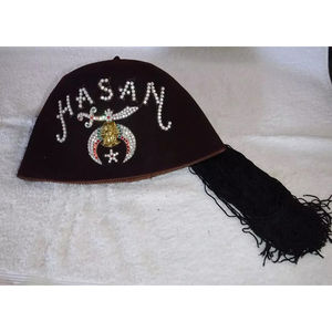 Sombrero Masónico Vintage de Alta Calidad con Borla y Adornos Color Granate, Ideal para Uso Diario al Aire Libre, Gran Venta - Product Image 1