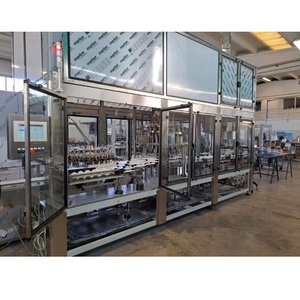 Machine de remplissage et de capsulage de bouteilles en verre Offre Spéciale entièrement automatique pour jus d'eau et boissons alcoolisées à prix d'exportation - Product Image 1