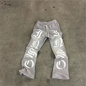 Pantalones de chándal acampanados con lavado ácido de pierna ancha bordados con parche desgastado personalizado, pantalones de campana informales para hombre, ropa de calle para correr - Product Image 3