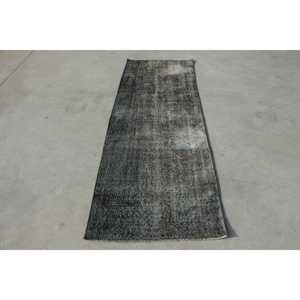 พรมขนสัตว์วินเทจรักษ์โลก ขนาด 2.6x7.3 ฟุต (80x223 ซม.) สีเทา ลายตะวันตกเฉียงใต้แบบตุรกี พร้อมลวดลายปะติดและแผ่นรองยางลาเท็กซ์ - Product Image 1