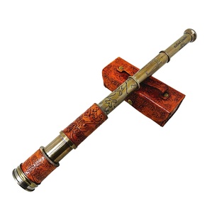 Latón Telescopio náutico Diseñador Cuero y latón Mano Vintage Telescopio espía Artículo de vidrio - Product Image 1