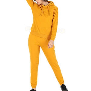 Chándales de invierno para mujer con logotipo personalizado superventas Patrón sólido Estilo informal Hecho en Pakistán - Product Image 2