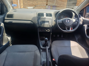 Voiture d'occasion de qualité à prix abordable, Volkswagen Polo Vivo 1.4 Trendline 5 portes, conduite à droite, 2019 - Product Image 2