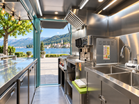 Kiosque mobile multifonctionnel d'extérieur entièrement équipé pour restaurant, bar à jus, café, et conteneur à glaces en forme de cube