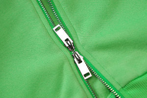 เสื้อมีฮู้ดระบายอากาศแบบสวมหัวสำหรับผู้หญิงเสื้อฮู้ดผ้าฝ้ายแบบสั้นสำหรับเด็กผู้หญิงกำหนดโลโก้ได้เอง - Product Image 2