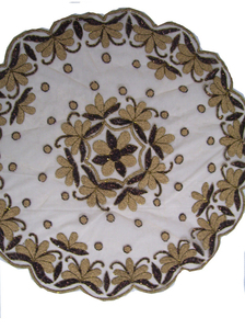 Couverture de table ronde en filet brodé Linge de table décoratif fait à la main pour les mariages et les occasions spéciales - Product Image 2