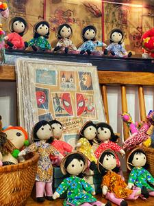 Muñeca Tradicional Vietnamita Ao Dai Hecha a Mano y Ecológica, THU32, Sombrero Cónico de Algodón de Calidad, Articulado, para el Año Nuevo Chino - Product Image 5